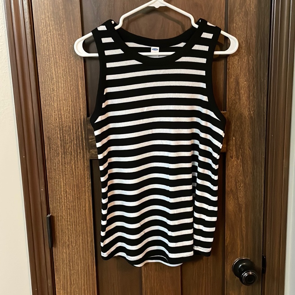 Black and white striped Old Navy tank